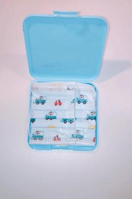 Pack porta mascarilla azul + 2 mascarillas infantil