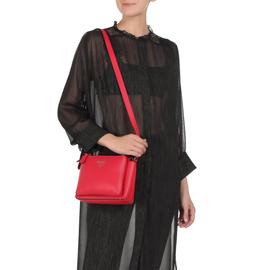 Bolso GUESS rojo efecto doble logo triangulo