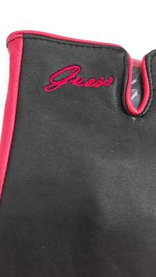 Guante GUESS Negro y Fucsia