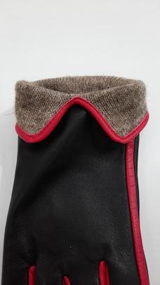 Guante GUESS Negro y Fucsia