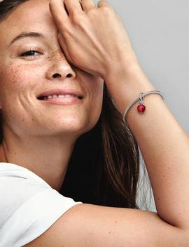 Charm PANDORA manzana roja