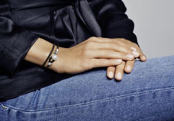 PANDORA Moments negro doble para