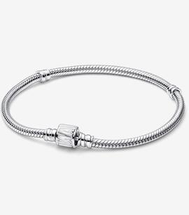 Pulsera PANDORA Moments  Cierre de Logo Marvel