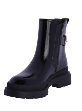 Botin AMICHI negro charol cocodrilo gomas lado