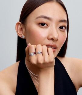 Anillo PANDORA Halo Corazones bicolor