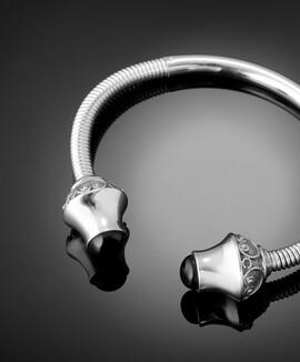 Torque FINK  plata filibrana azabache extremos