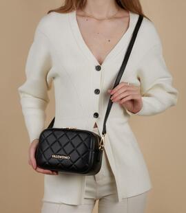 Bolso VALENTINO negro acolchado cuadrado