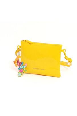 Cartera AGATHA mano charol liso cuelga logo letras