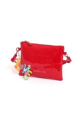 Cartera AGATHA mano charol liso cuelga logo letras