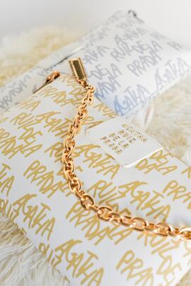 Bolso AGATHA baguette blanco logos dorados