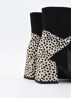 Botin AZAREY negro tacon blanco con manchas