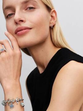 Anillo PANDORA shine Tiara Reina Anna de Frozen