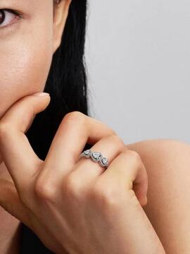 Anillo PANDORA Trilogía de Corazones y Halo