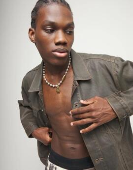 Collar UNO DE 50 cuentas con acentos contrastantes