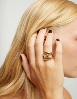 Anillo UNO DE 50 tres formas orgánicas entrelazadas