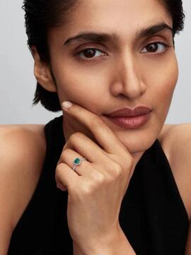 Anillo PANDORA Corazón Elevado Verde