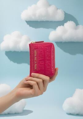 Monedero AGATHA charol grabados logo