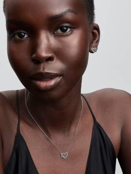 Colgante PANDORA Corazón y Mariposa Entrelazados