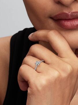 Anillo PANDORA plata flor pequeña brillante